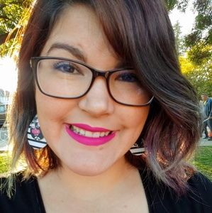 Meet your Posher, Cassandra